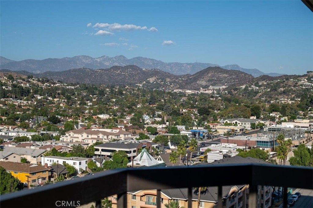Image 36 of property listing at 222 Monterey Road 1205, Glendale, CA 91206