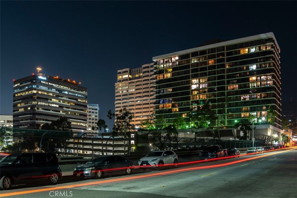 Image 43 of property listing at 222 Monterey Road 1205, Glendale, CA 91206