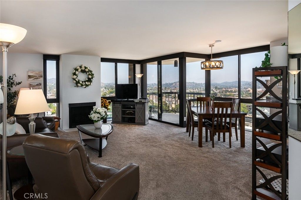 Image 7 of property listing at 222 Monterey Road 1205, Glendale, CA 91206