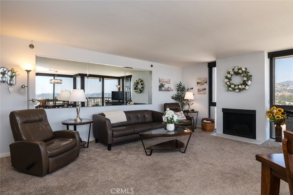Image 8 of property listing at 222 Monterey Road 1205, Glendale, CA 91206