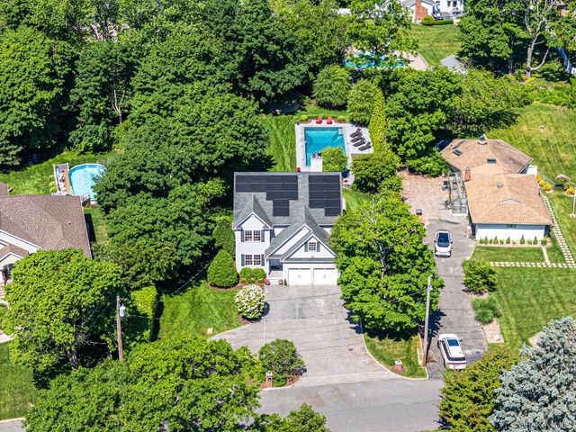 44 Merritts Path, Rocky Point, NY 11778