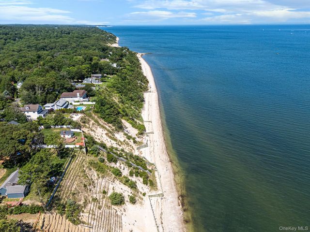 44 Merritts Path, Rocky Point, NY 11778