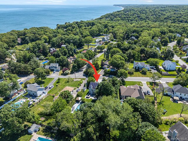 44 Merritts Path, Rocky Point, NY 11778