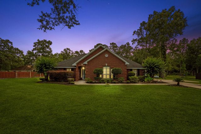 16 Ranchwood Lane, Dayton, TX 77535