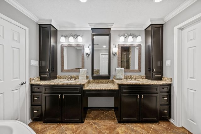16 Ranchwood Lane, Dayton, TX 77535