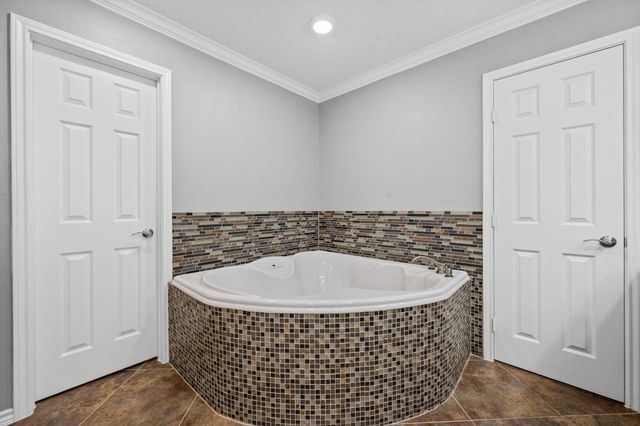 16 Ranchwood Lane, Dayton, TX 77535