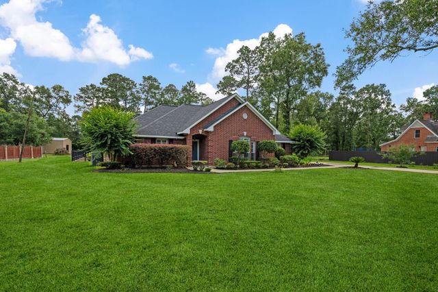 16 Ranchwood Lane, Dayton, TX 77535