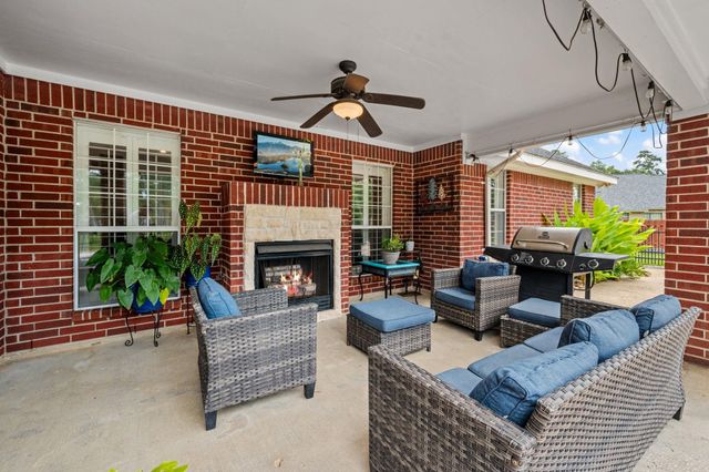 16 Ranchwood Lane, Dayton, TX 77535