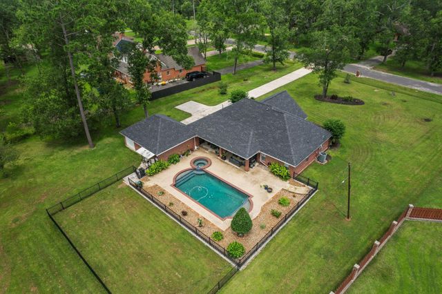 16 Ranchwood Lane, Dayton, TX 77535
