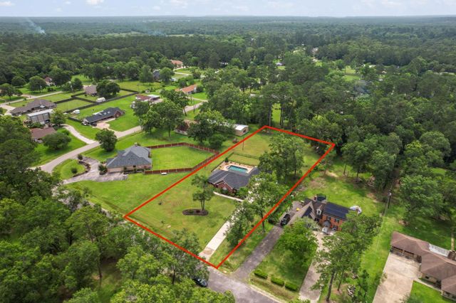 16 Ranchwood Lane, Dayton, TX 77535