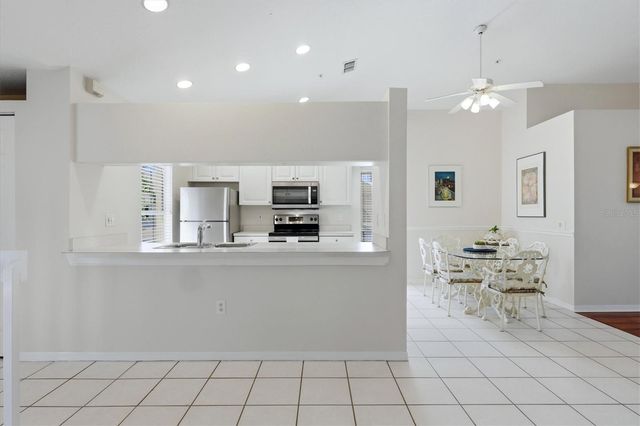 4205 CASTLEBRIDGE LANE 1120, Sarasota, FL 34238