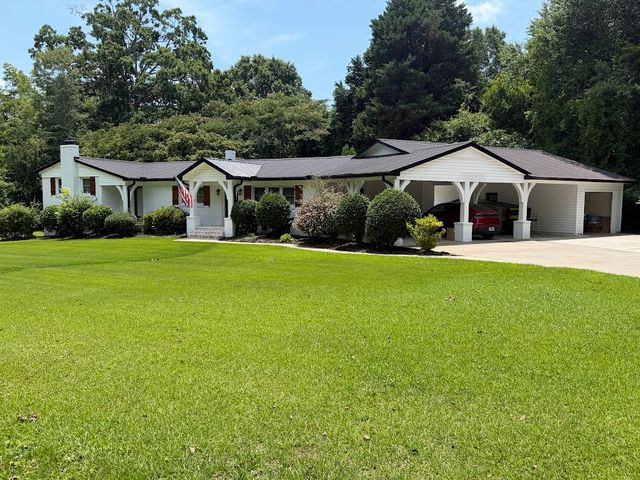 405 Playground Road, Walhalla, SC 29691