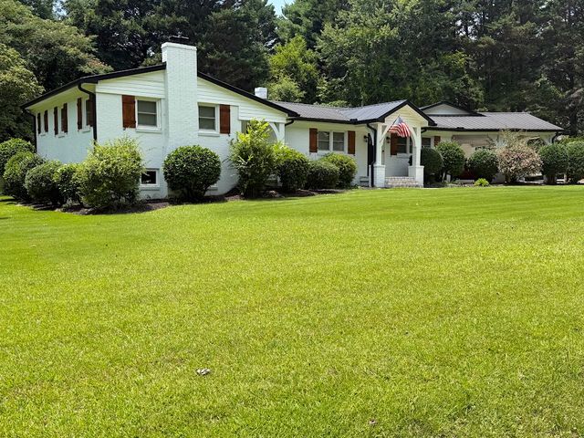 405 Playground Road, Walhalla, SC 29691