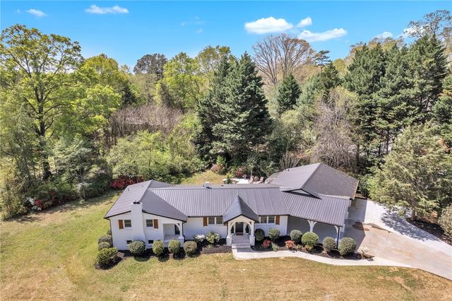 405 Playground Road, Walhalla, SC 29691