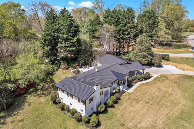 405 Playground Road, Walhalla, SC 29691