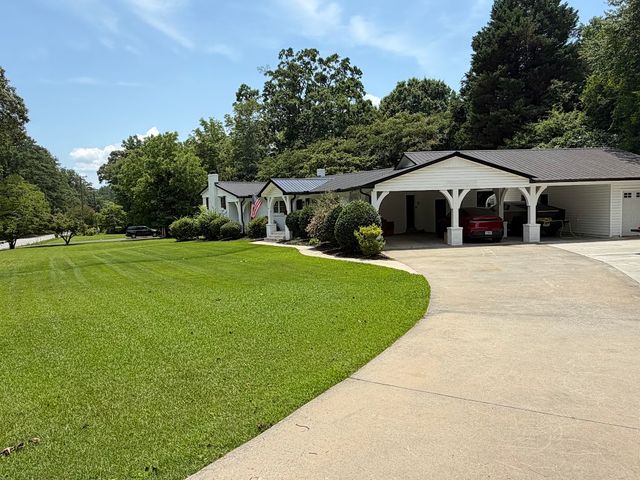 405 Playground Road, Walhalla, SC 29691