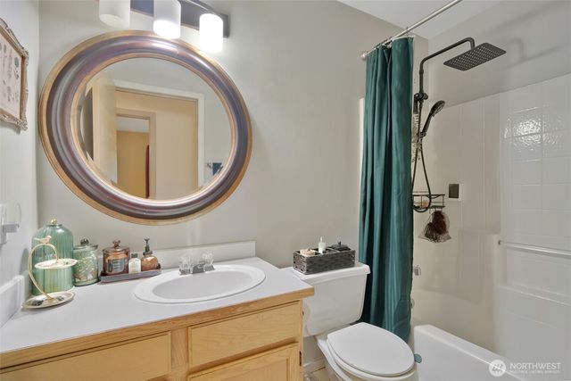 21640 N Clear Lake Blvd SE, Yelm, WA 98597