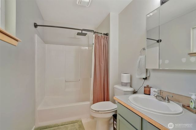 21640 N Clear Lake Blvd SE, Yelm, WA 98597