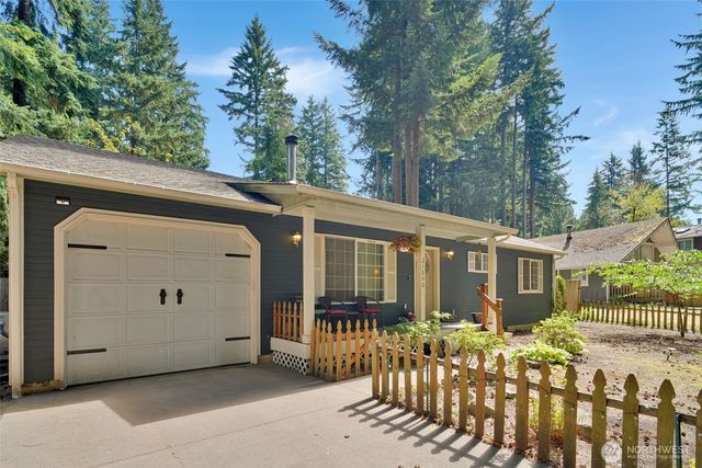 21640 N Clear Lake Blvd SE, Yelm, WA 98597