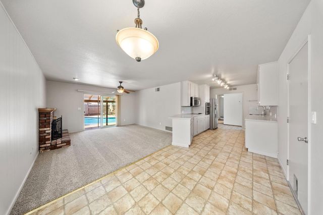 1404 Pepperwood Dr, Modesto, CA 95350