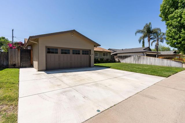 1404 Pepperwood Dr, Modesto, CA 95350