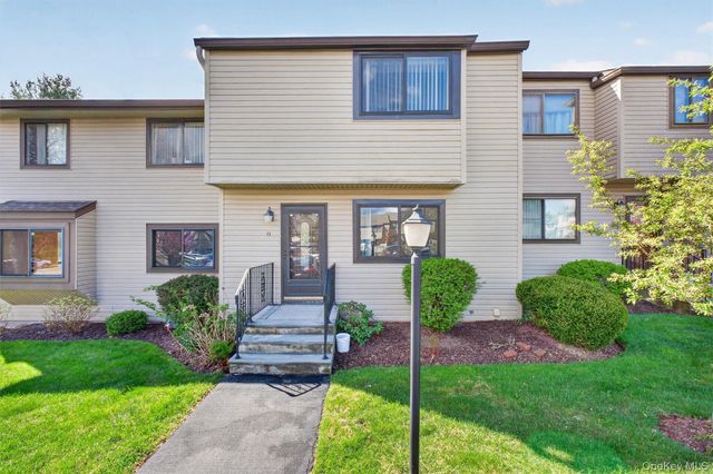 11 Squires Gate unit B, Poughkeepsie, NY 12603