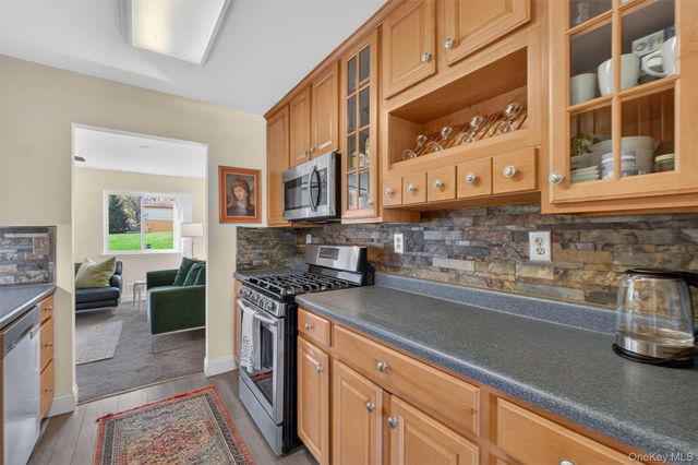 11 Squires Gate unit B, Poughkeepsie, NY 12603