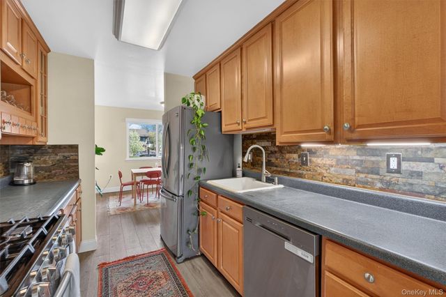11 Squires Gate unit B, Poughkeepsie, NY 12603