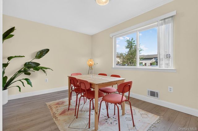 11 Squires Gate unit B, Poughkeepsie, NY 12603