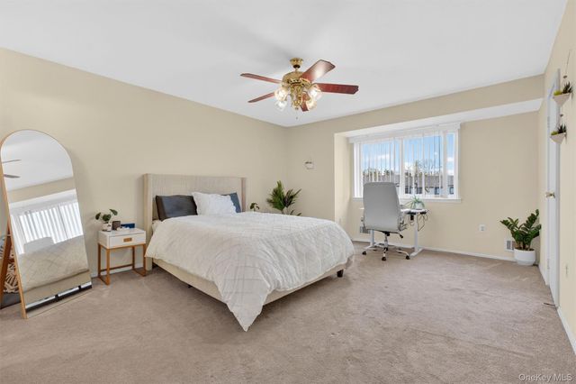 11 Squires Gate unit B, Poughkeepsie, NY 12603