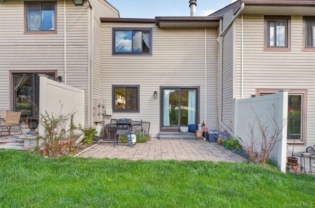 11 Squires Gate unit B, Poughkeepsie, NY 12603