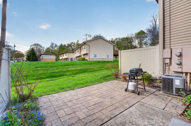 11 Squires Gate unit B, Poughkeepsie, NY 12603