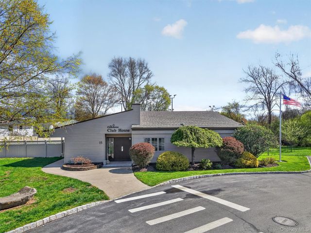 11 Squires Gate unit B, Poughkeepsie, NY 12603