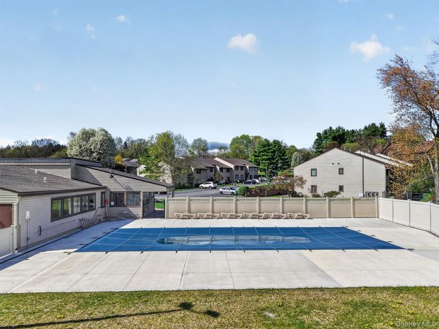 11 Squires Gate unit B, Poughkeepsie, NY 12603