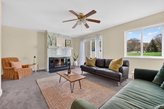 11 Squires Gate unit B, Poughkeepsie, NY 12603