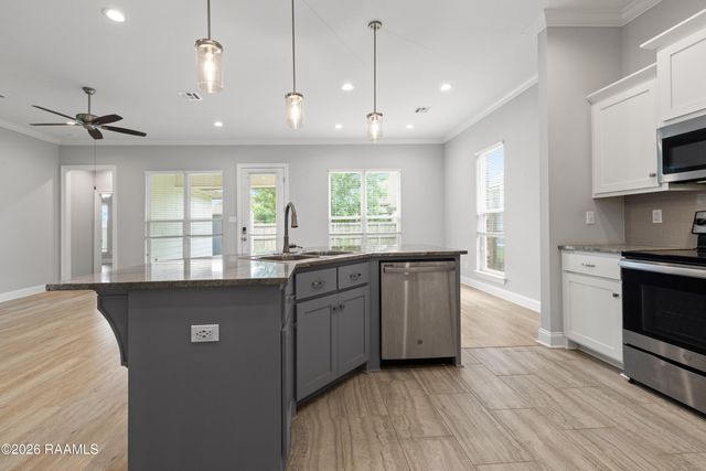 306 Adry Lane, Youngsville, LA 70592