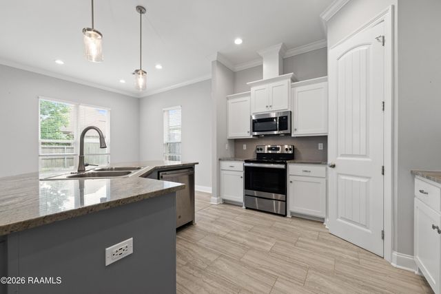 306 Adry Lane, Youngsville, LA 70592