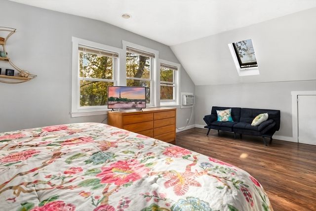 3 Walnut St, Wakefield, MA 01880