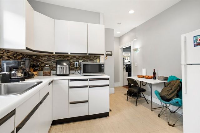 3 Walnut St, Wakefield, MA 01880
