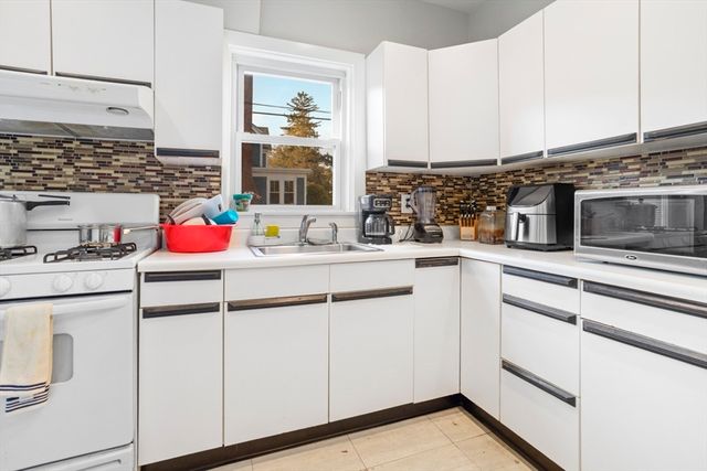 3 Walnut St, Wakefield, MA 01880