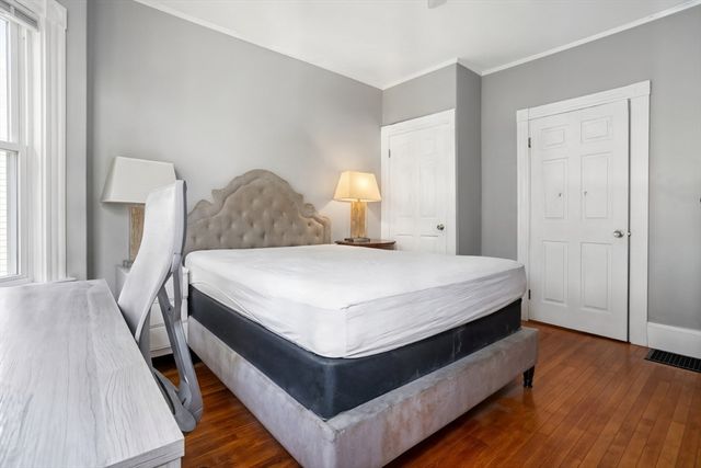 3 Walnut St, Wakefield, MA 01880