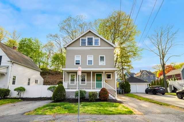3 Walnut St, Wakefield, MA 01880