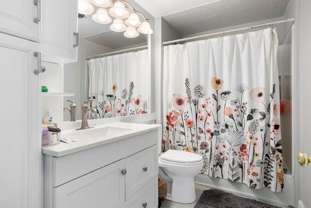 3 Walnut St, Wakefield, MA 01880