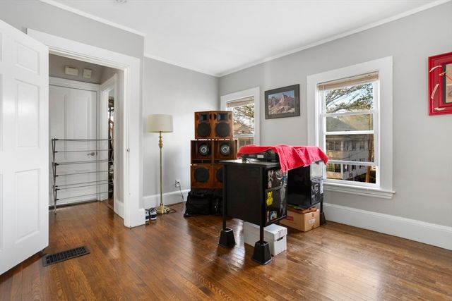 3 Walnut St, Wakefield, MA 01880