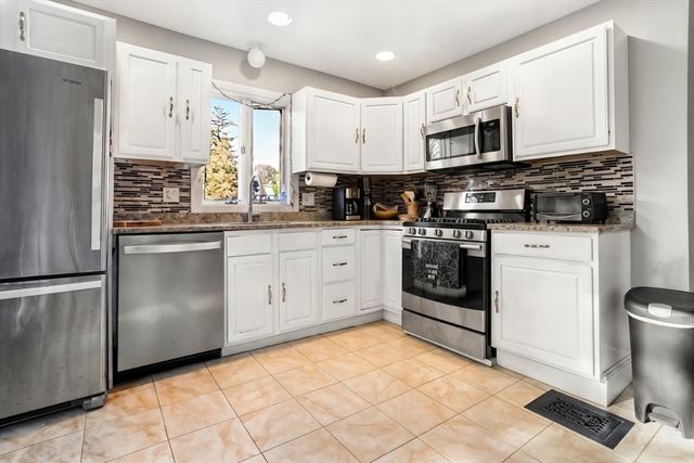 3 Walnut St, Wakefield, MA 01880