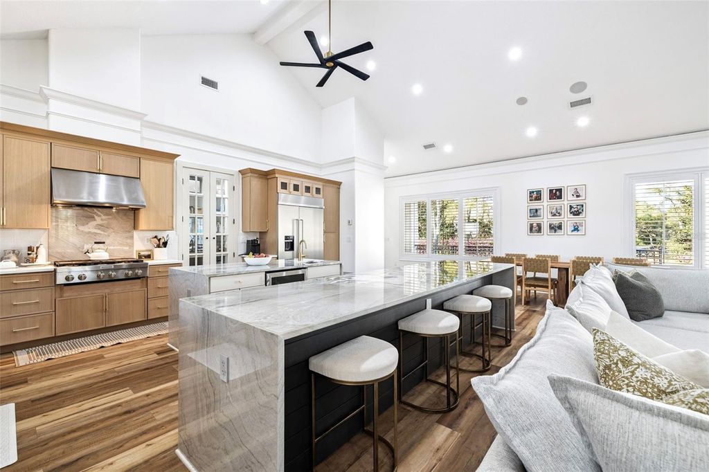 Image 12 of property listing at 410 WINDJAMMER COURT, Destin, FL 32541