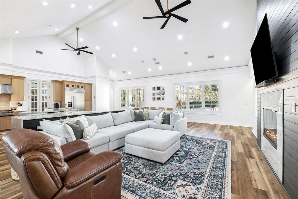 Image 19 of property listing at 410 WINDJAMMER COURT, Destin, FL 32541