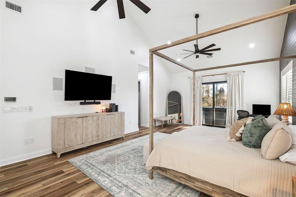 Image 25 of property listing at 410 WINDJAMMER COURT, Destin, FL 32541