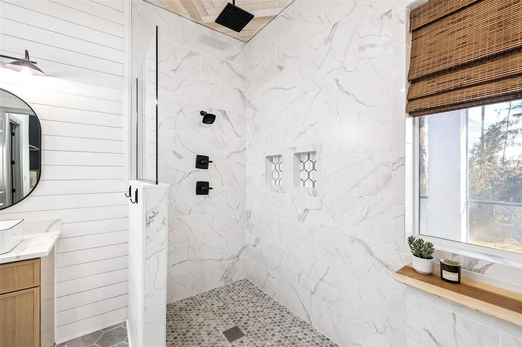 Image 32 of property listing at 410 WINDJAMMER COURT, Destin, FL 32541