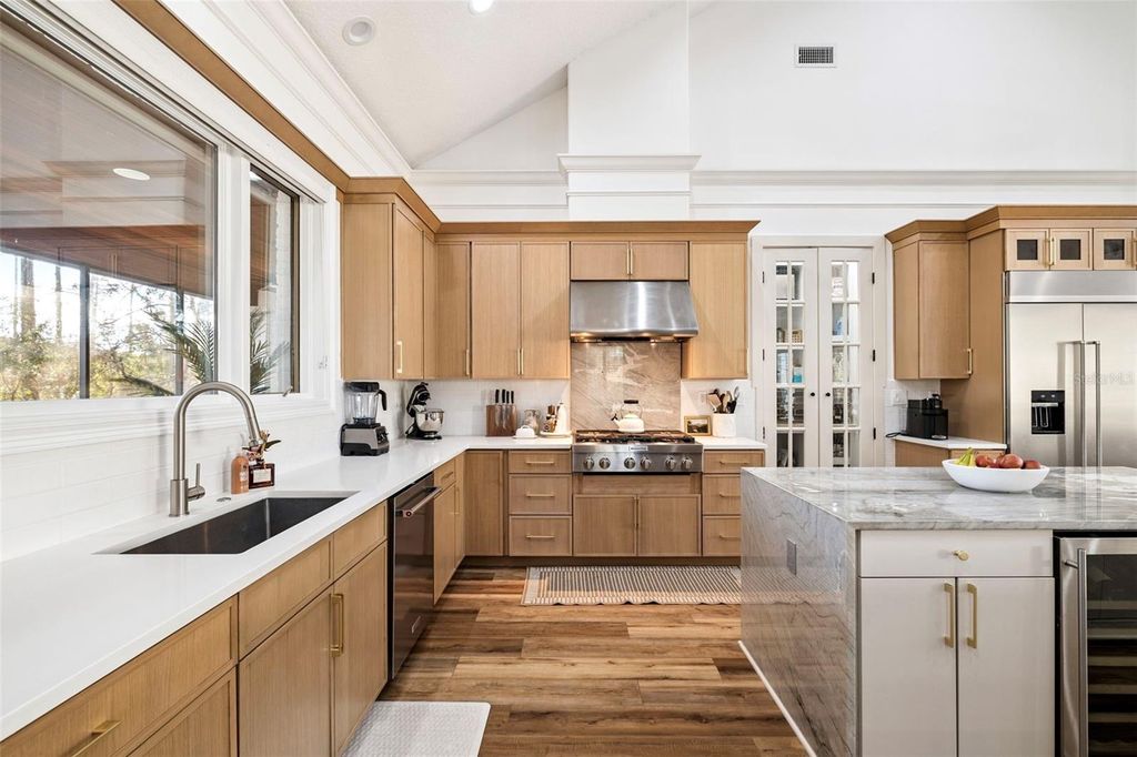 Image 10 of property listing at 410 WINDJAMMER COURT, Destin, FL 32541